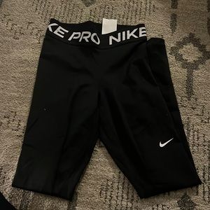 Brand new leggings with tags off it